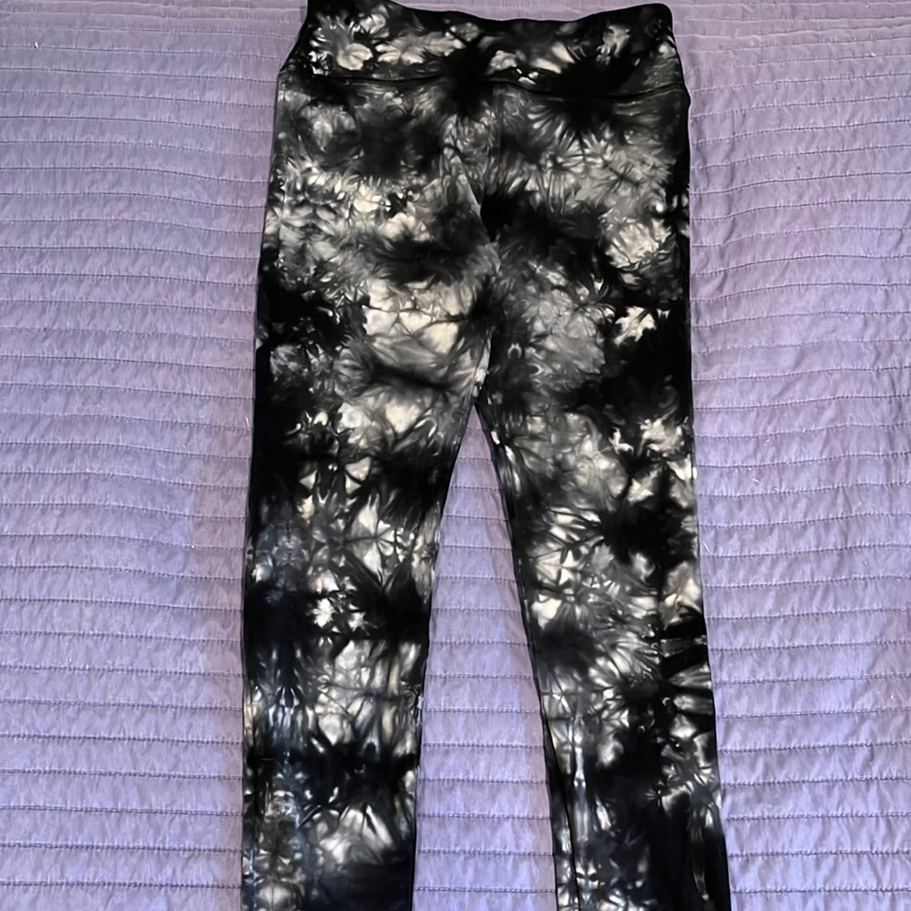 Wild Fable tie dye leggings